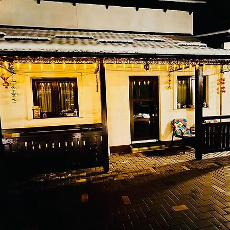 R&B Guest House Campulung Moldovenesc Bagian luar foto