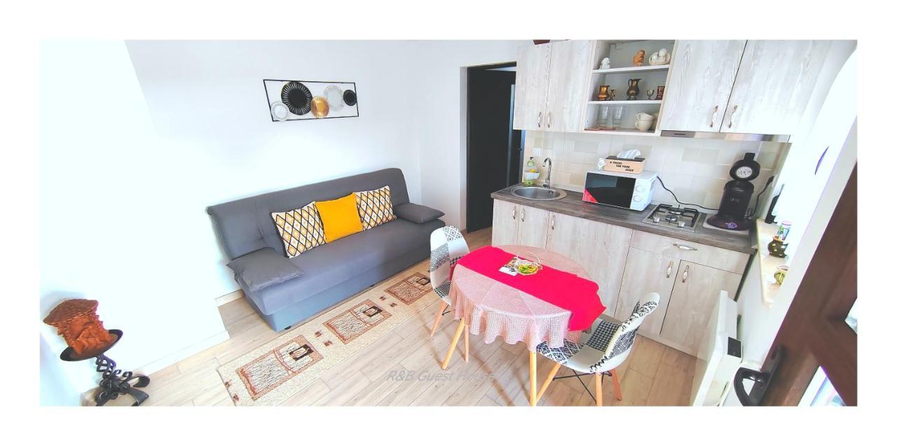 R&B Guest House Campulung Moldovenesc Bagian luar foto