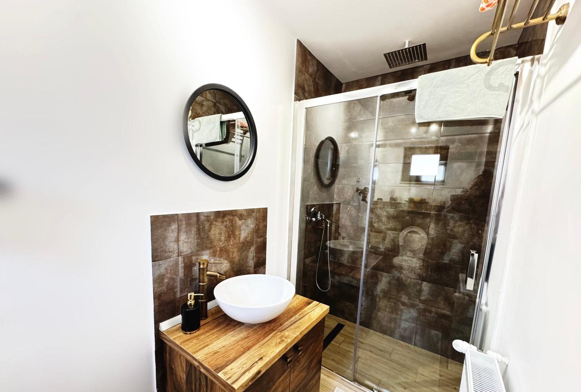 R&B Guest House Campulung Moldovenesc Bagian luar foto